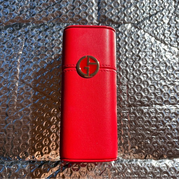 GIORGIO ARMANI BEAUTY • CHERRY RED LEATHER TRAVEL COSMETICS CASE - Picture 4 of 8